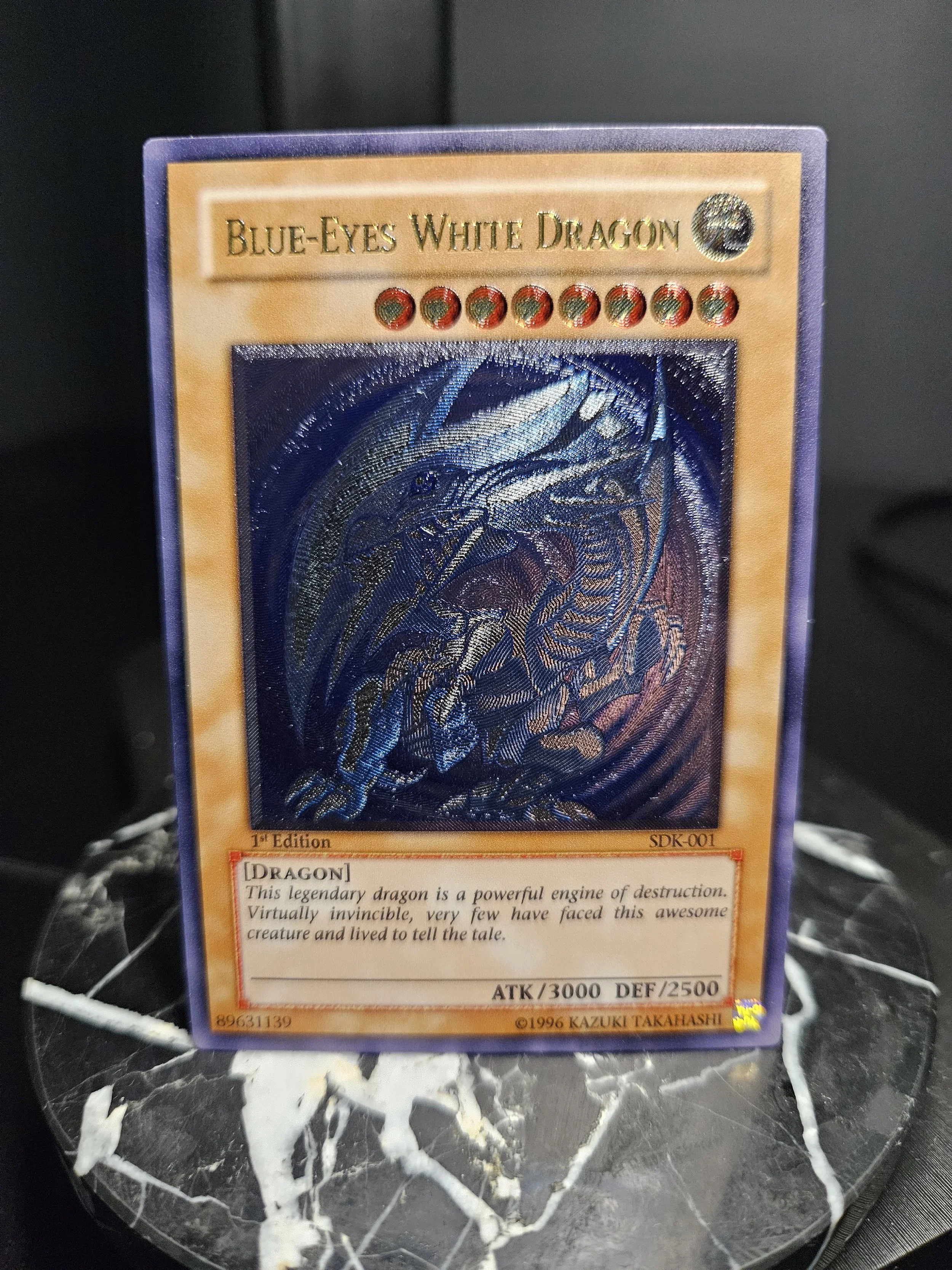 Blue-Eyes White Dragon - Ultimate Rare (SDK-001 / OP28-EN001